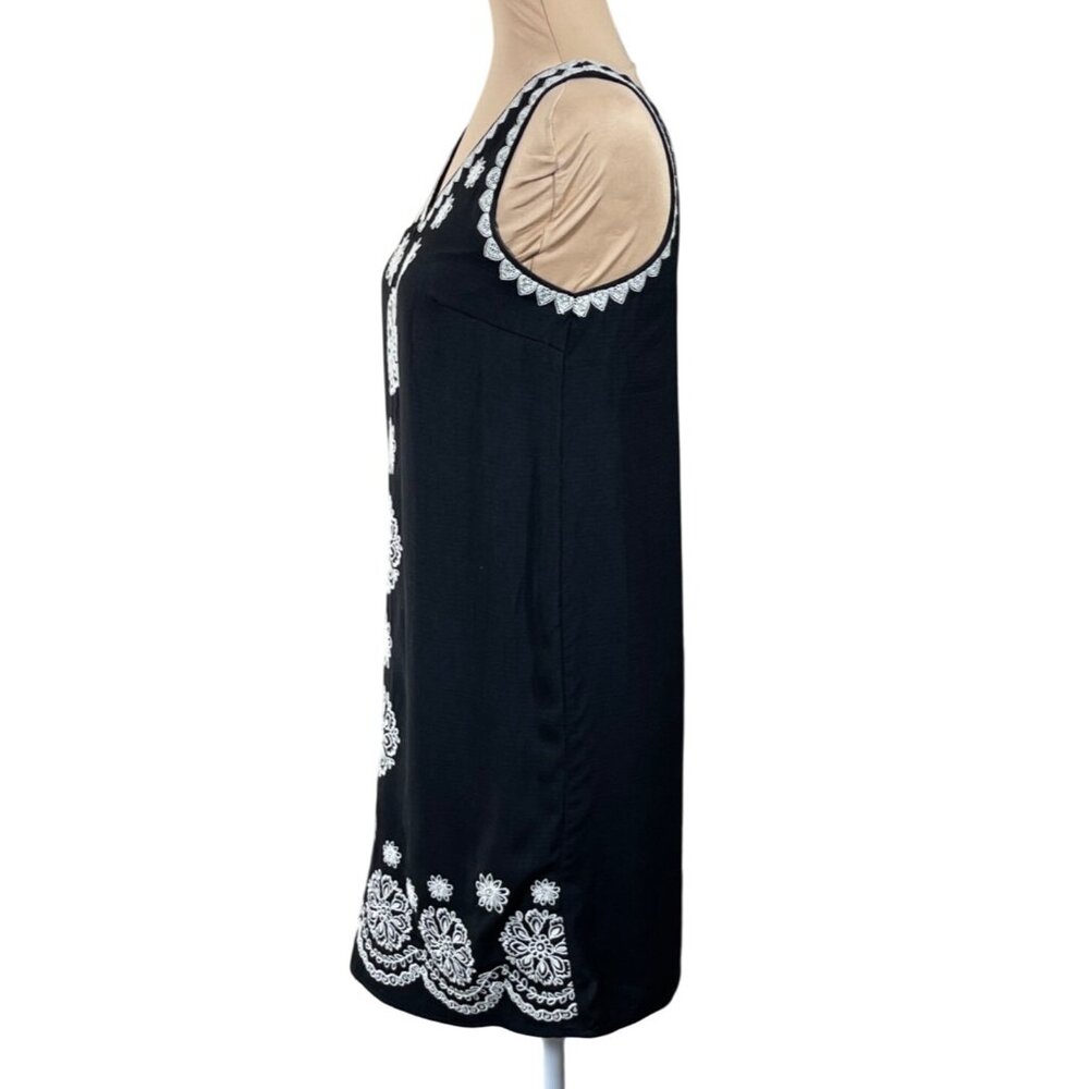 THML Shift Dress Embroidered Black White XS Sleeveless V-Neck - Picture 2 of 7